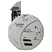 First-Alert-Interconnected-Battery-Operated-Combination-Smoke-and-Carbon-Monoxide-Alarm-with-Voice-Location-0-1