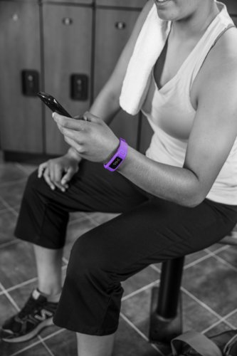 Garmin-Vivofit-Fitness-Band-Purple-0-8