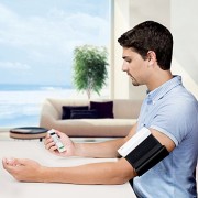 QardioArm-Wireless-Blood-Pressure-Monitor-Apple-iOS-and-Android-0-3
