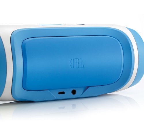 JBL-Charge-Portable-Wireless-Bluetooth-Speaker-Blue-0-2